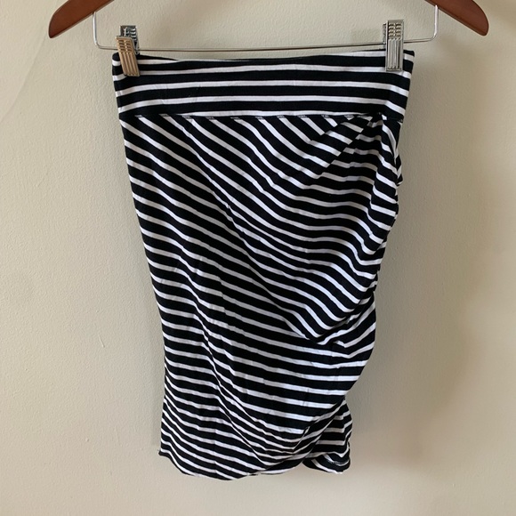 Adjustable Fitted Skirt - Picture 4 of 5